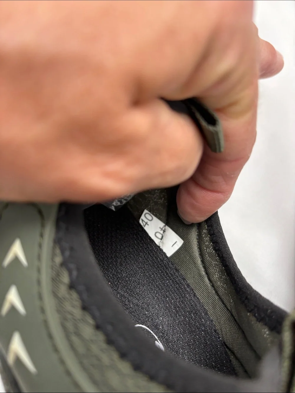 Hike Outdoors Olive Green Men’s / Women Sz40 Athletic‎ Sneakers #350